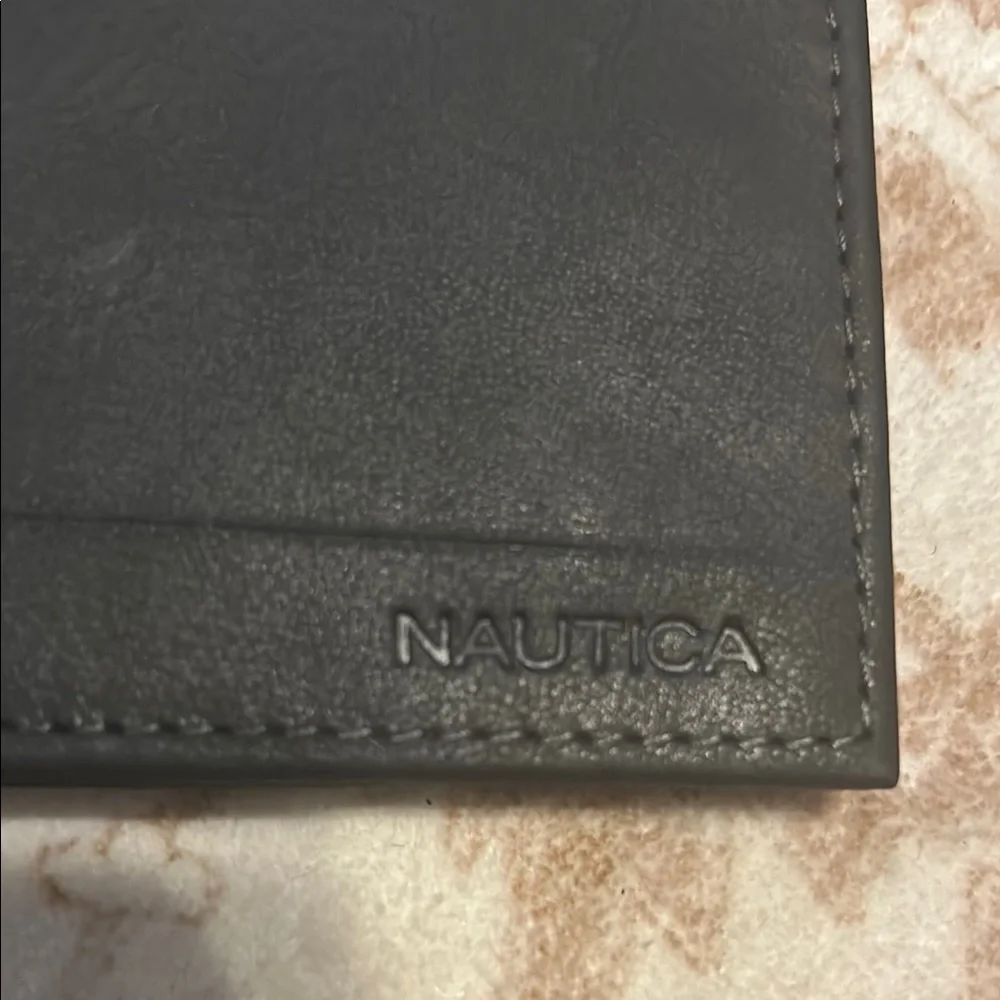 Nautica Men's Brown Leather Wallet